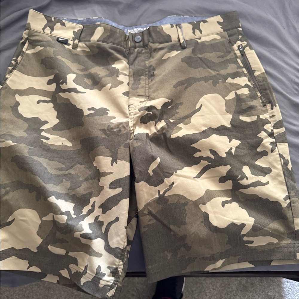Nike Camouflage Men's Shorts - Green and Tan